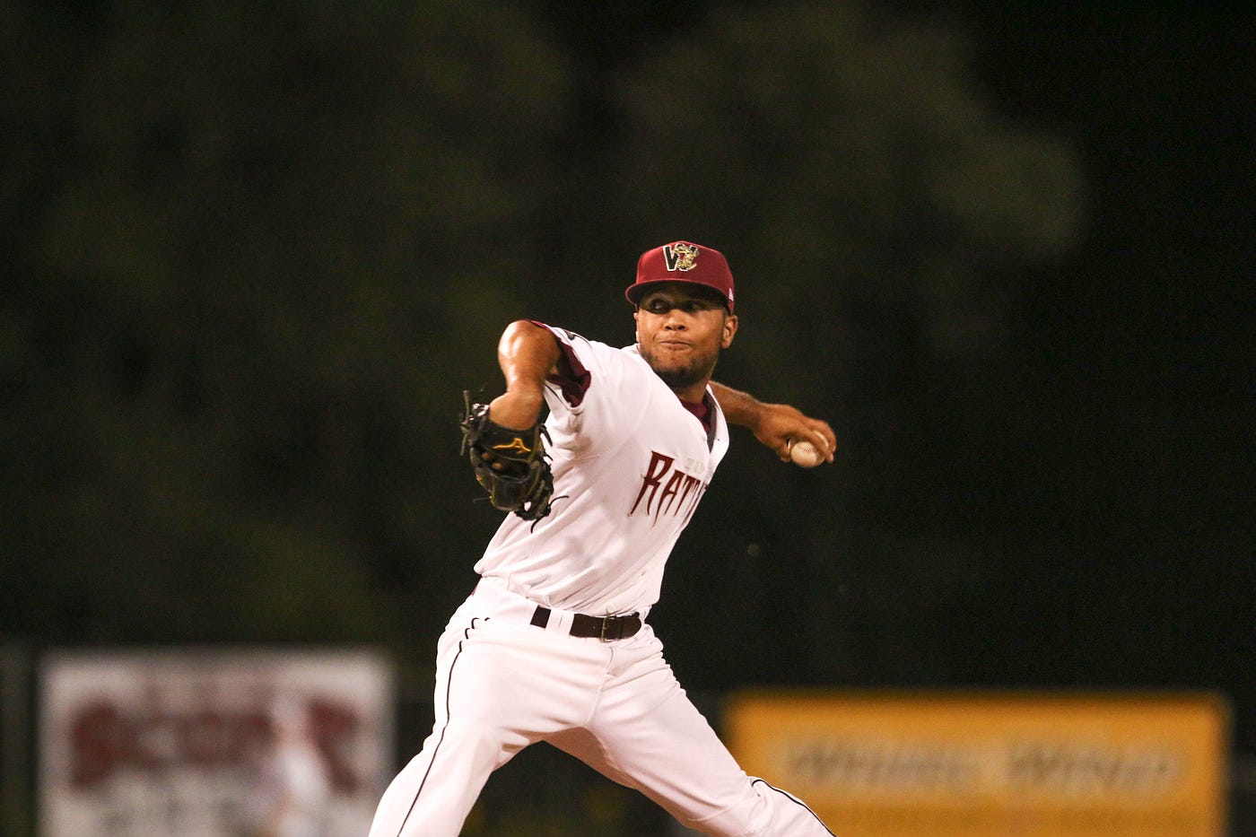 ¡Clayton Andrews llega a rugir con los Tigres!